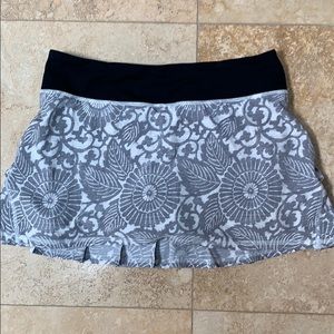 Lululemon skirt EUC size 6